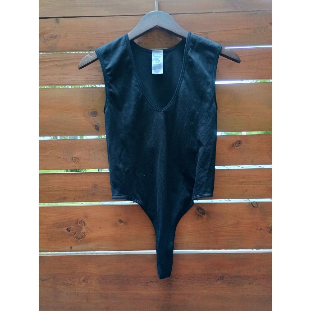 Athleta Women’s Black V-Neck Sleeveless Bodysuit Size M Stretch Ribbed Basic